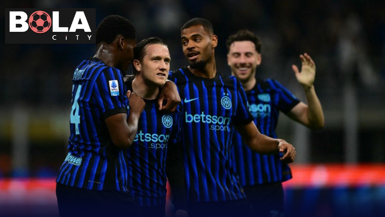 Pemain Inter Milan merayakan kemenangan setelah mengalahkan Cagliari dengan skor 3-0 dalam pertandingan sepak bola