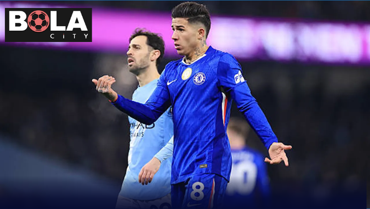 Banner pertandingan Chelsea vs Manchester City Minggu 12 April 2026 pukul 22.30 WIB dengan logo kedua tim dan desain latar kuning biru