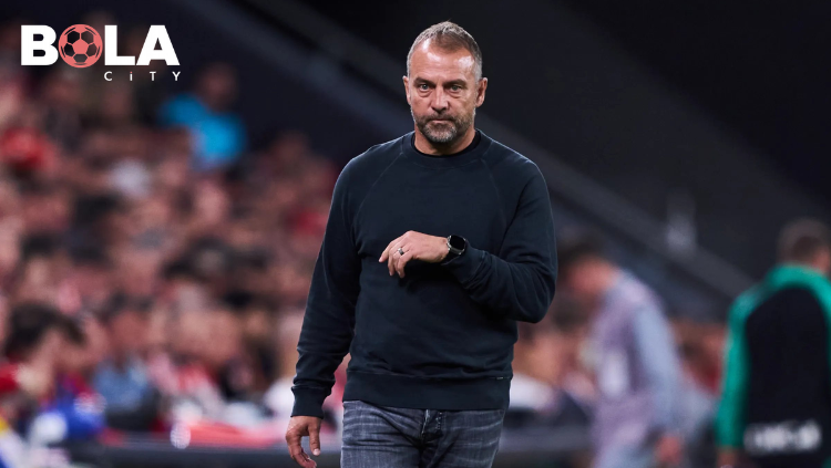 Hansi Flick keluhkan rumput Stadion Metropolitano jelang Atletico vs Barcelona. Analisis di bolacity