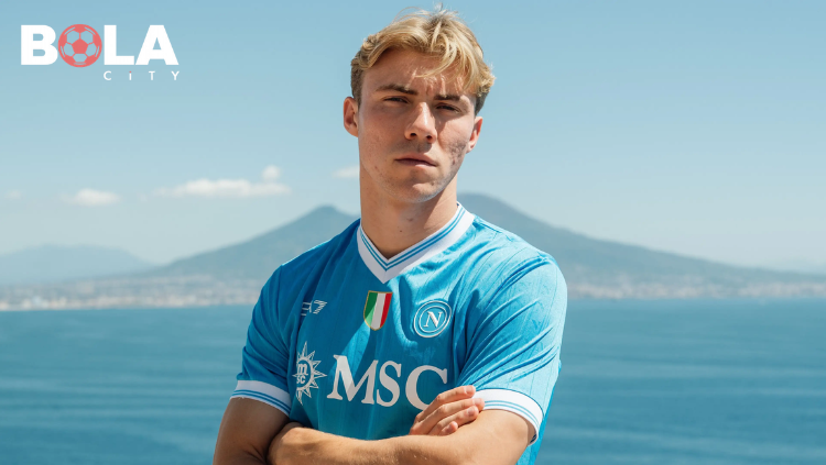 Rasmus Hojlund resmi bergabung ke Napoli. Transfer dikonfirmasi bolacity