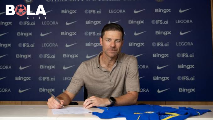Xabi Alonso tiba di Cobham sebagai pelatih Chelsea pada 9 Juli 2026, mengawali proyek spesial The Blues di Premier League